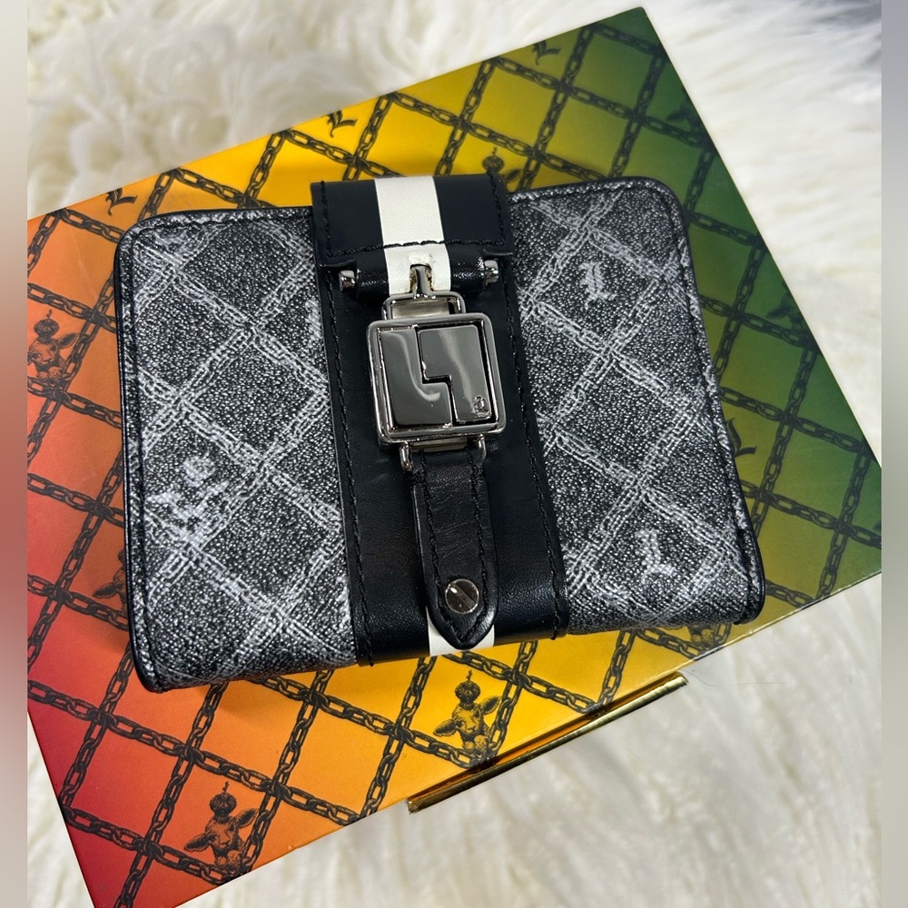 L.A.M.B. Designer Bifold Wallet♠️